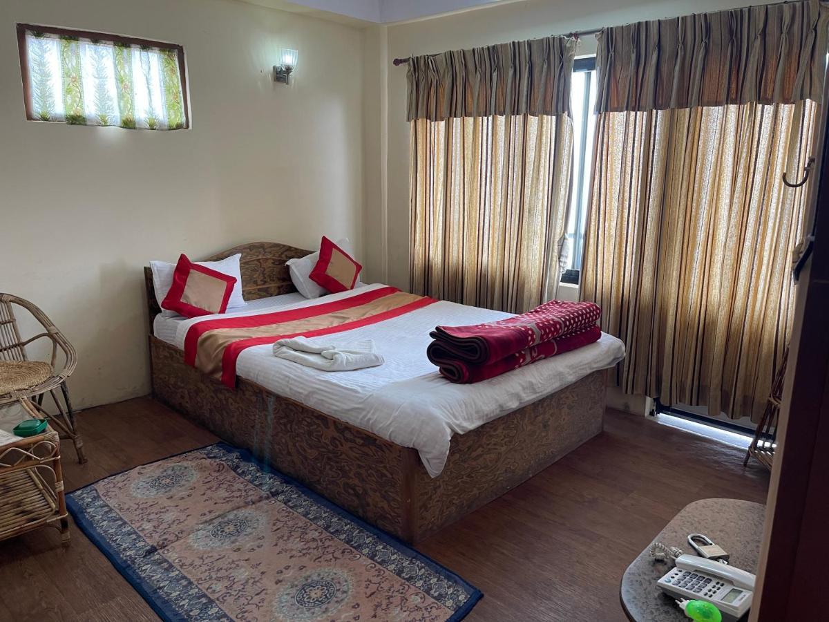 Hotel Nagarkot Holiday Inn エクステリア 写真