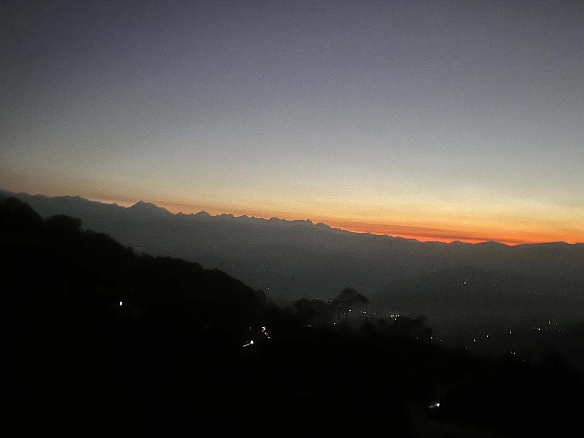 Hotel Nagarkot Holiday Inn エクステリア 写真