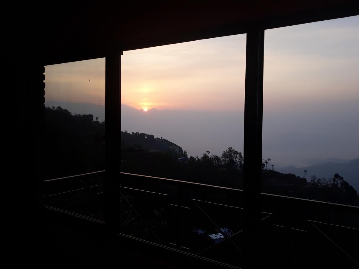 Hotel Nagarkot Holiday Inn エクステリア 写真